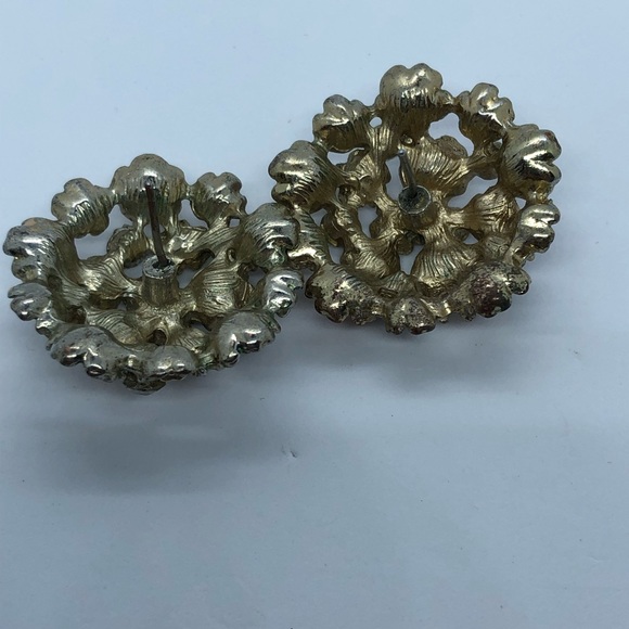 Flower and Clear Stone Pierced Earrings - Picture 3 of 3